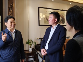 熱烈歡迎重慶市工商聯(lián)一行領(lǐng)導(dǎo)蒞臨蘭州華能參觀調(diào)研華能生態(tài)科技股份2023年11月2日上午，重慶市工商聯(lián)黨組副書記、副主席彭光遠(yuǎn)一行蒞臨蘭州華能生態(tài)能源科技股份有限公司參觀調(diào)研。甘肅省工商聯(lián)副主席張文軍